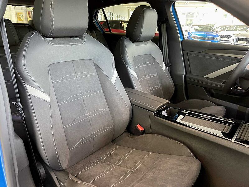 Opel Astra Electric 'GS Ulimate' ACC - Alcantara