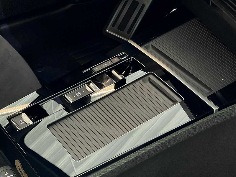 Opel Astra Electric 'GS Ulimate' ACC - Alcantara